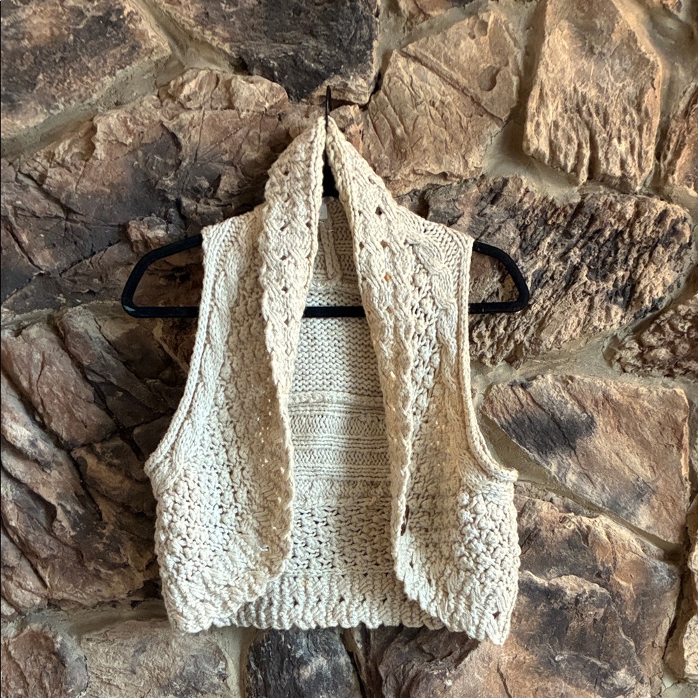 Xhilaration Cream Knit Women's Sweater Vest